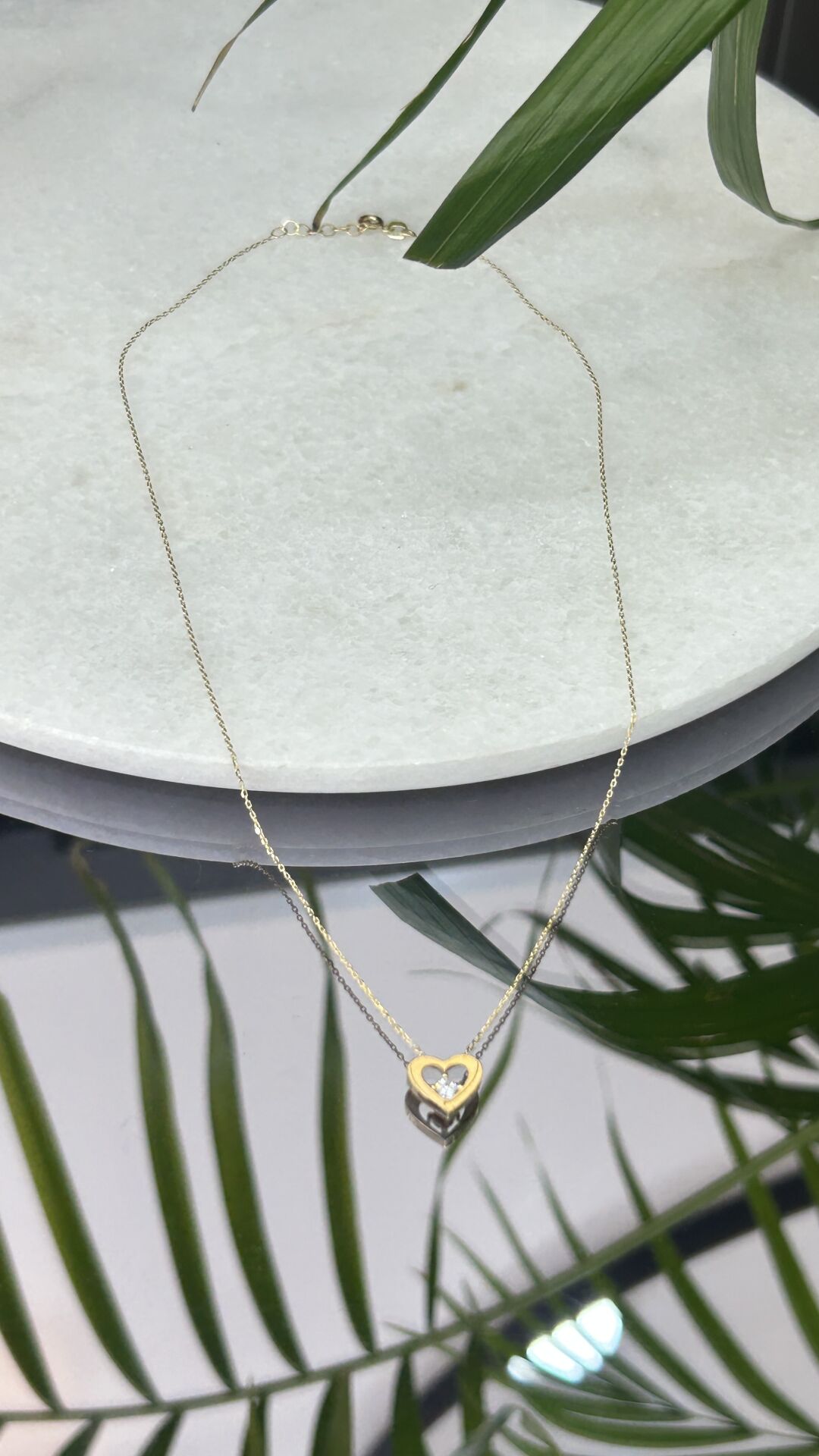 Kalpli Taşlı Kolye