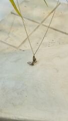 TAŞLI KELEBEK KOLYE