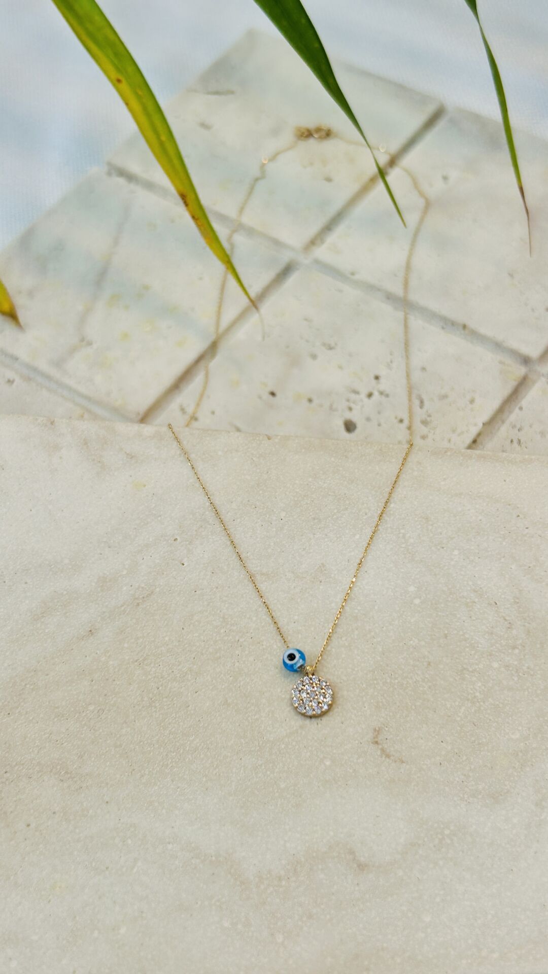 YUVARLAK TAŞLI NAZAR BONCUKLU KOLYE