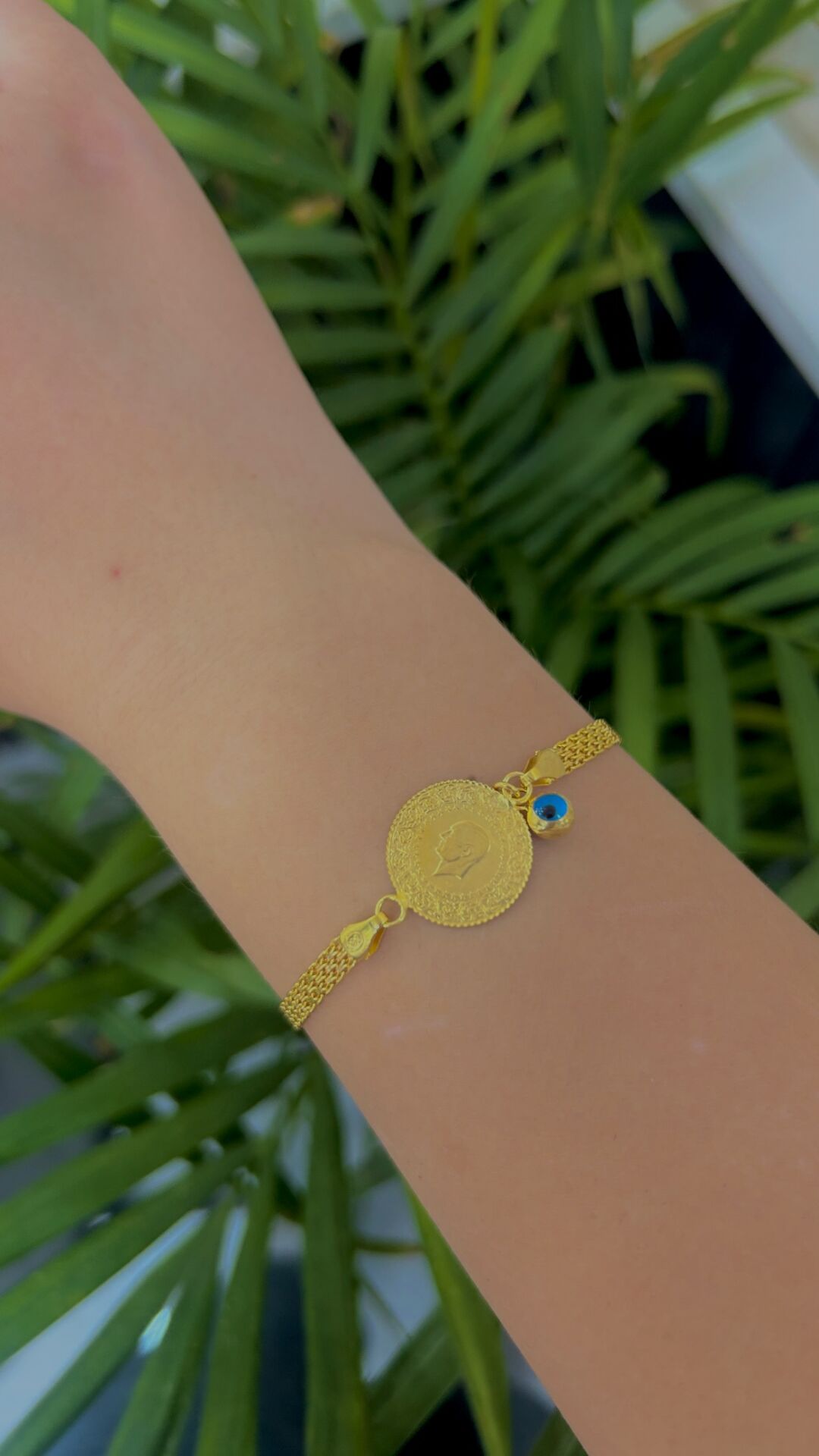 ÇEYREKLİ BİLEKLİK