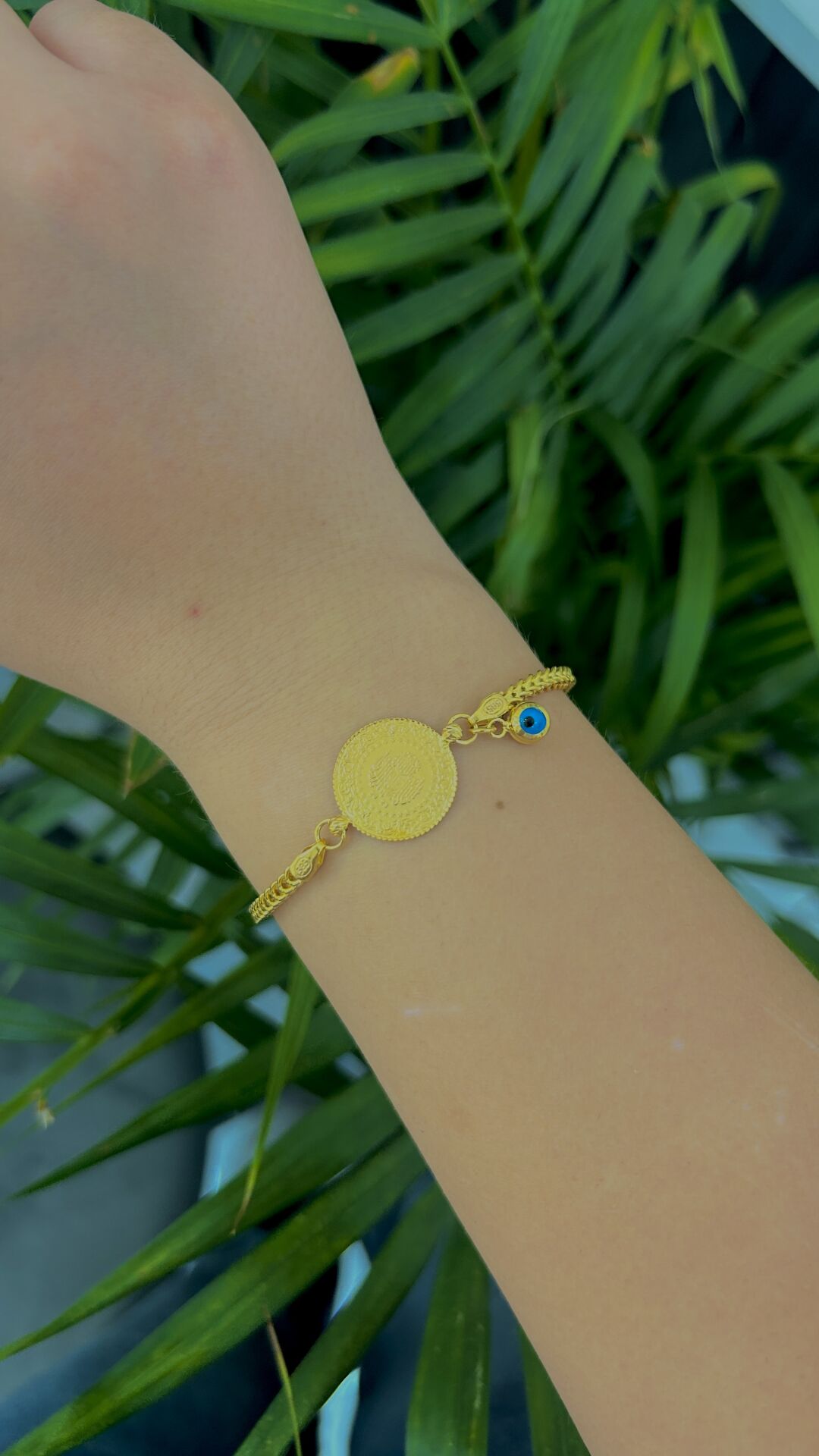 ÇEYREKLİ BİLEKLİK