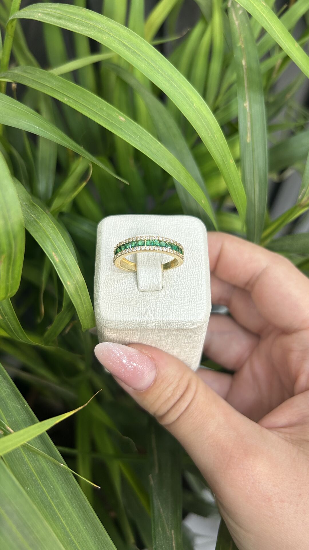 ZÜMRÜT YARIMTUR YÜZÜK